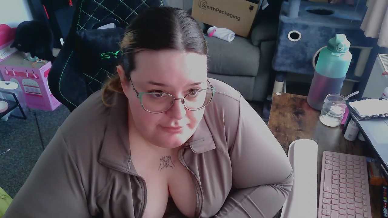 BBW-QUEENIE cam recording