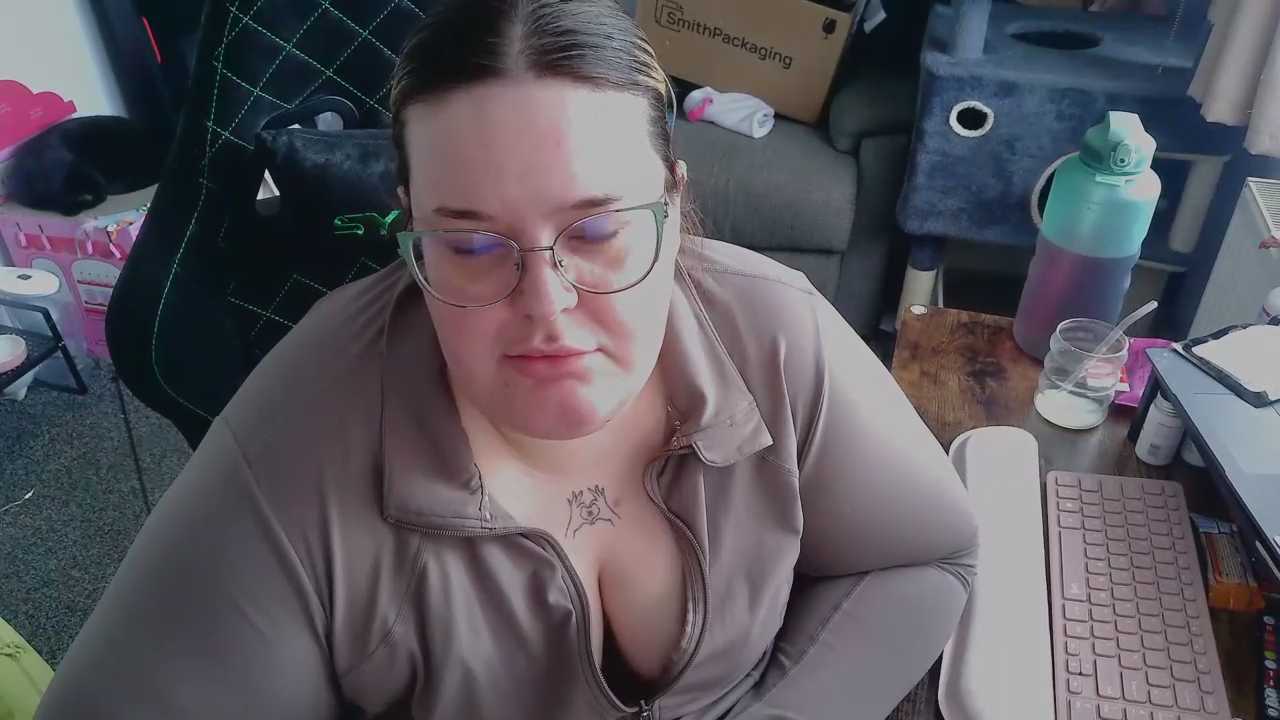 BBW-QUEENIE
