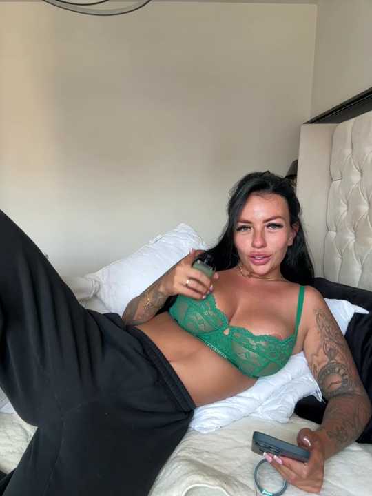 BELLABLACKXUK cam recording