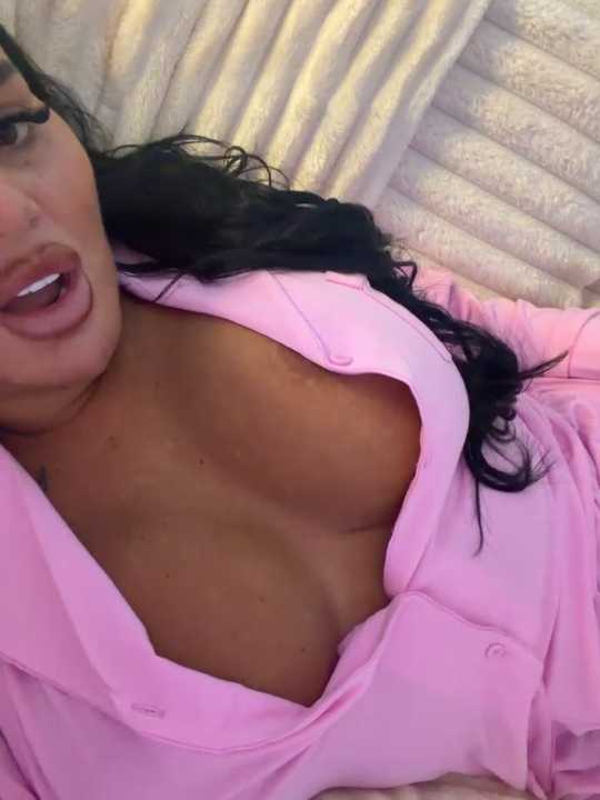 BIGBOOTYELLIEXXX cam recording
