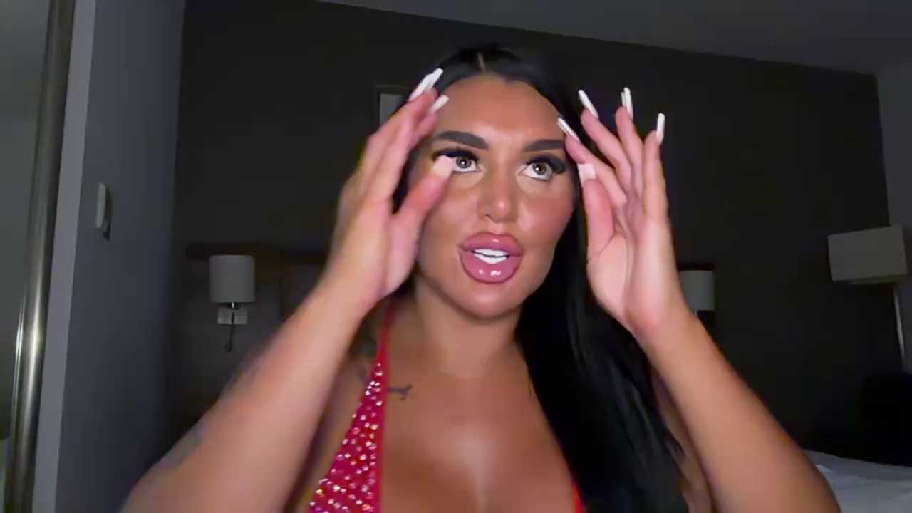 BIGBOOTYELLIEXXX