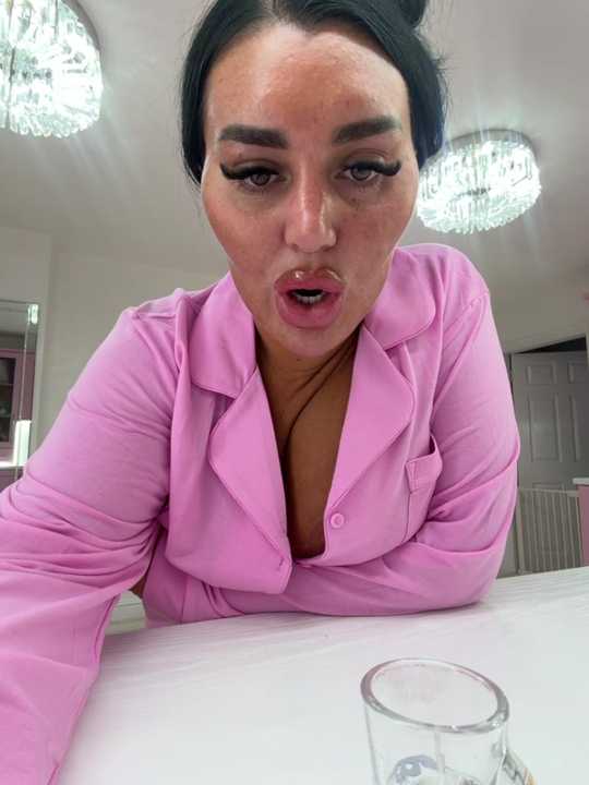 BIGBOOTYELLIEXXX cam recording