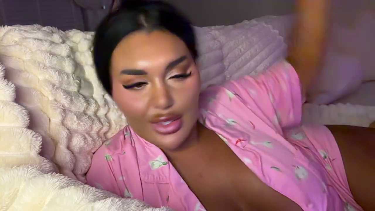 BIGBOOTYELLIEXXX cam recording