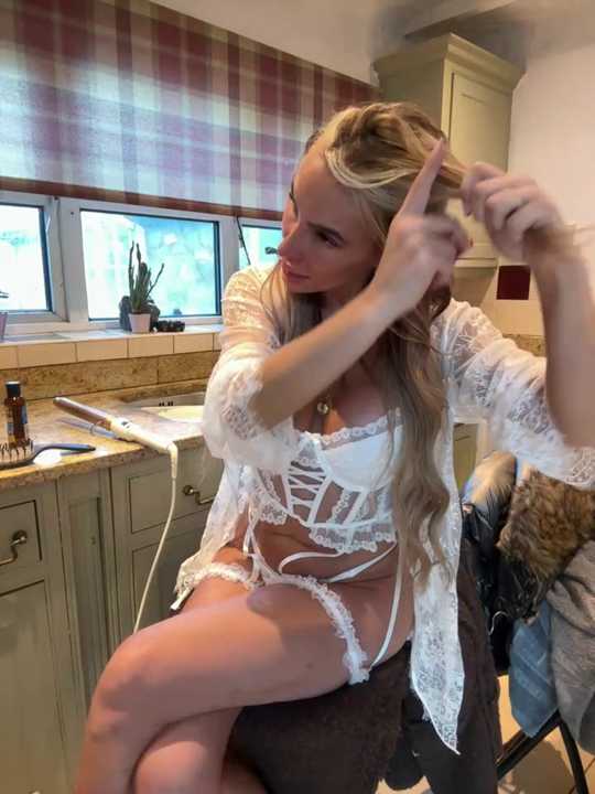 BellaGreenxo Stripchat recording – Oct 22, 2026