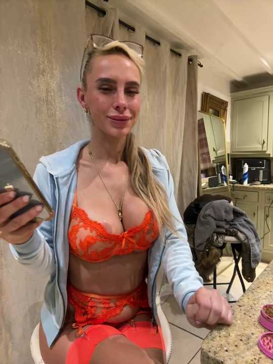 BellaGreenxo Stripchat recording – Oct 26, 2026