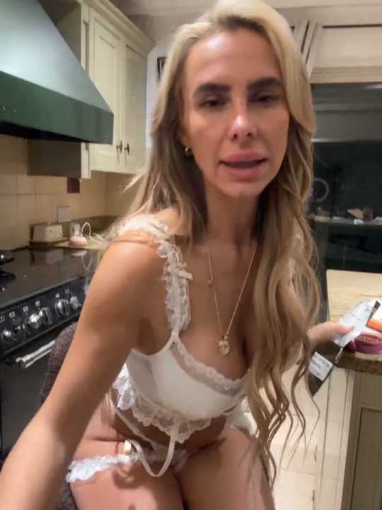 BellaGreenxo Stripchat recording – Oct 22, 2026