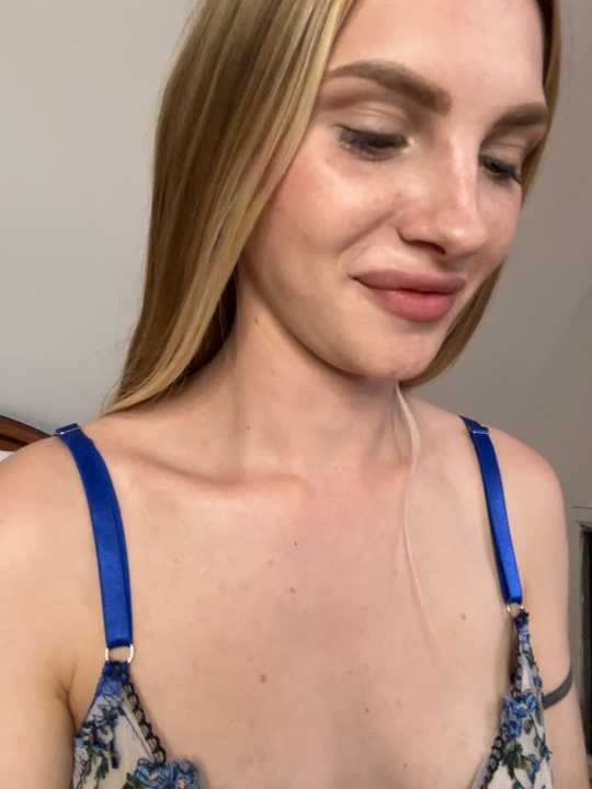 BellaSwan- cam recording