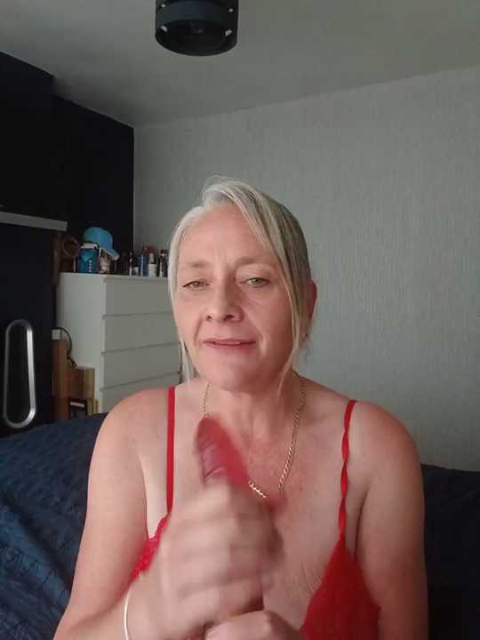 BellaUkCurvy cam recording