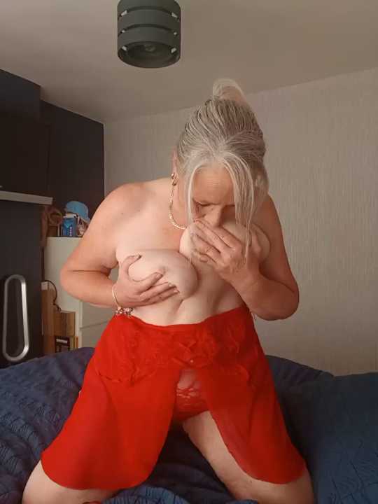 BellaUkCurvy cam recording