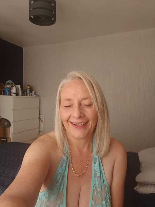 BellaUkCurvy cam recording