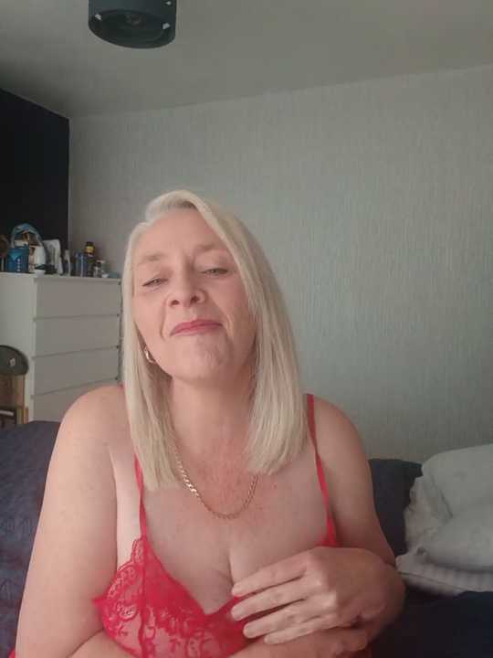 BellaUkCurvy cam recording