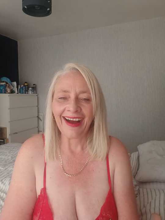 BellaUkCurvy cam recording