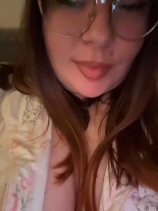 Bella_Rosewood Stripchat recording – Oct 17, 2026