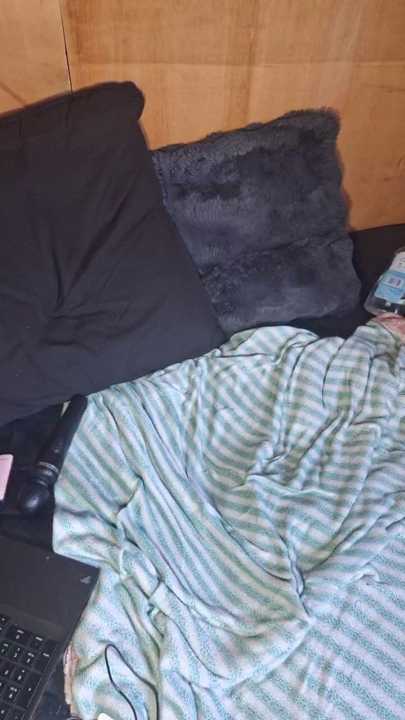 Bella_Squirts cam recording