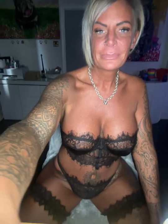 Big-Tits696969 Stripchat recording – Oct 13, 2026