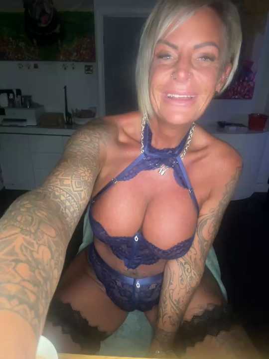 Big-Tits696969 Stripchat recording – Oct 21, 2026
