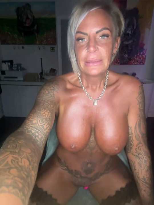 Big-Tits696969 cam recording