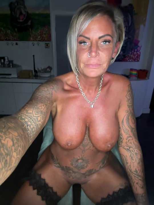 Big-Tits696969 Stripchat recording – Oct 18, 2026