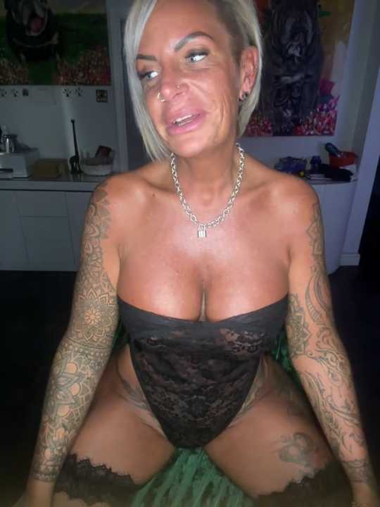 Big-Tits696969 cam recording