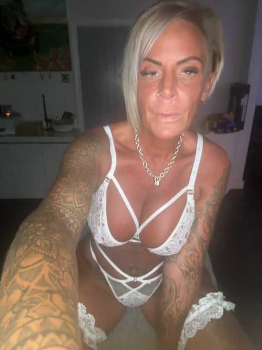 Big-Tits696969 cam recording