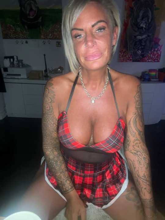Big-Tits696969 cam recording