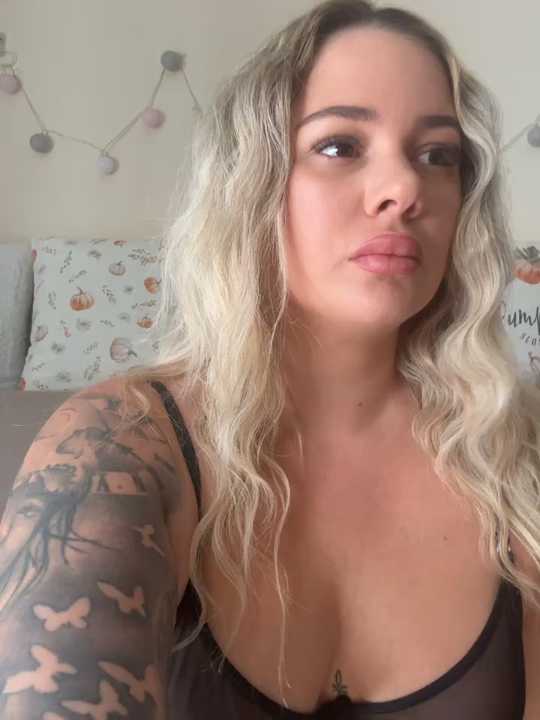 BigPeachBunnyX cam recording
