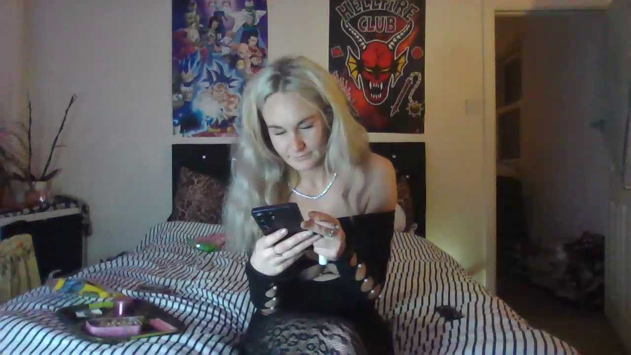BlazingBaddie420 cam recording