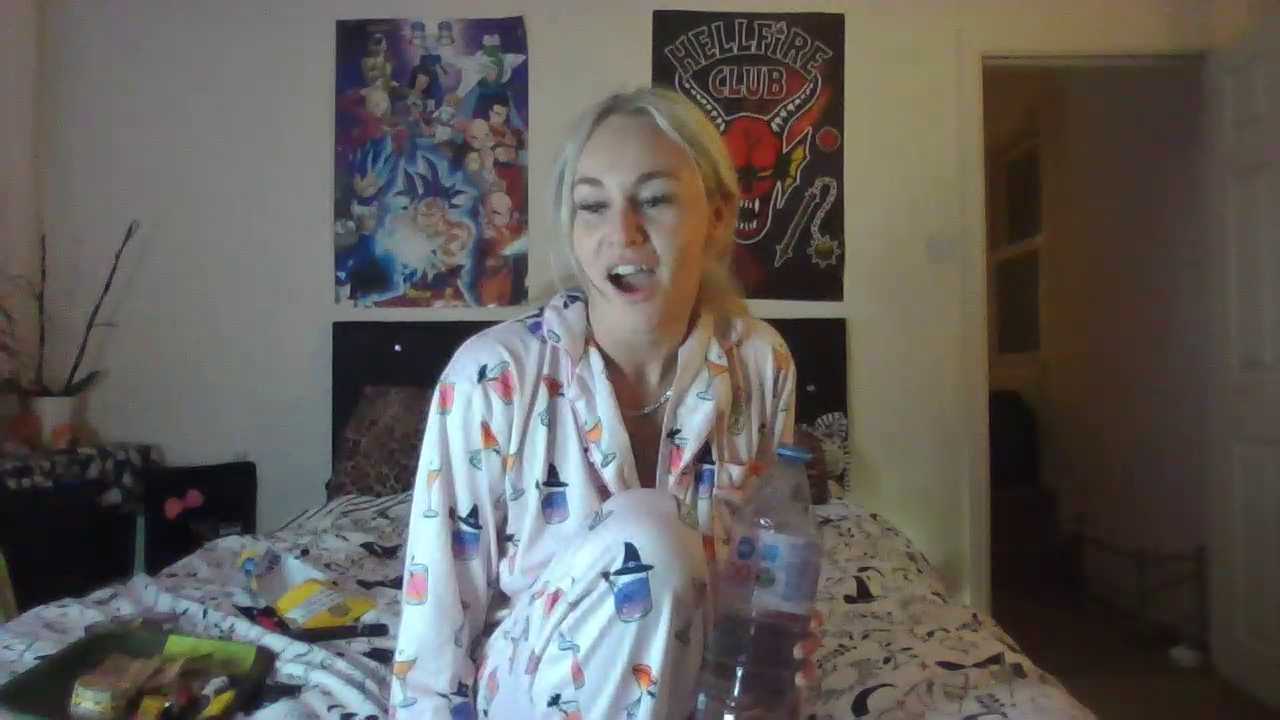 BlazingBaddie420 cam recording