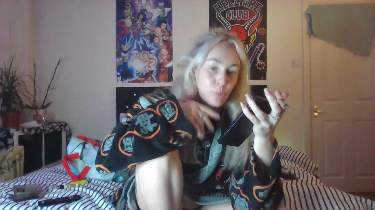 BlazingBaddie420 cam recording
