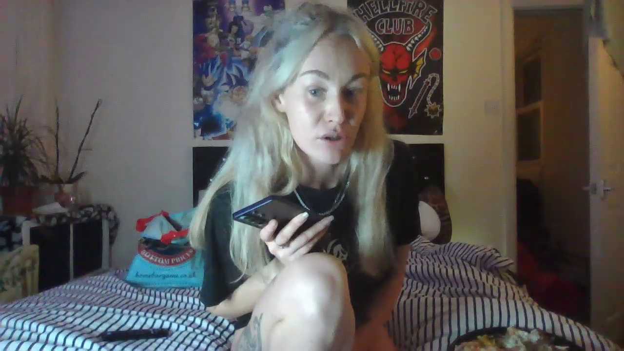 BlazingBaddie420 cam recording
