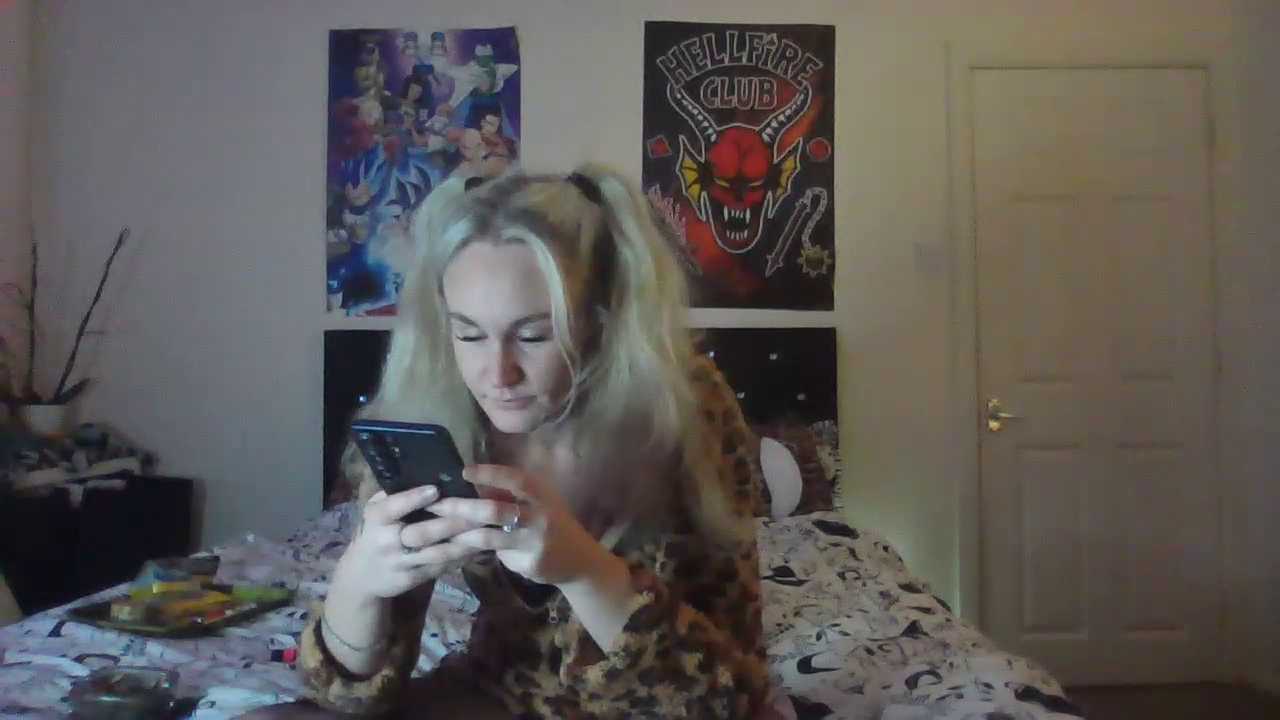 BlazingBaddie420 cam recording