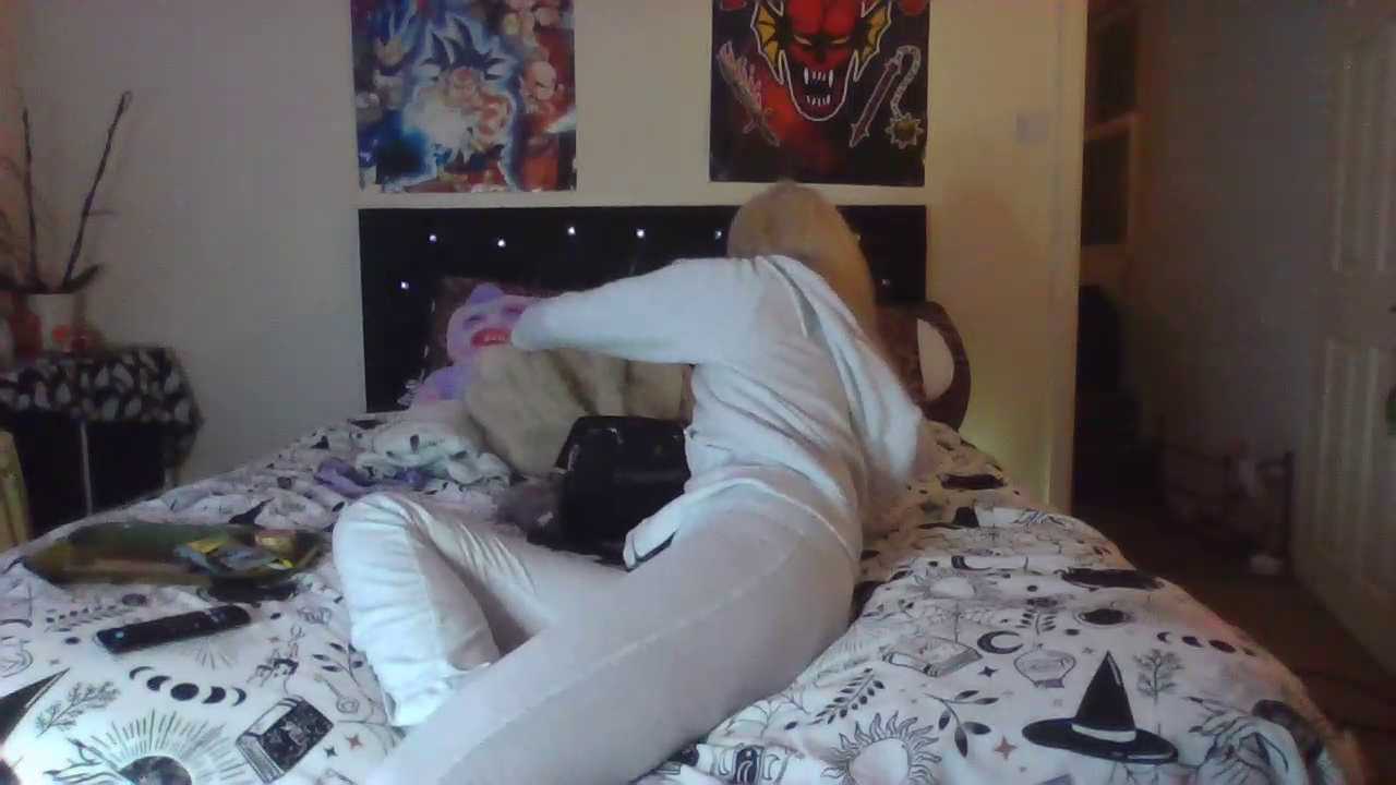 BlazingBaddie420 cam recording