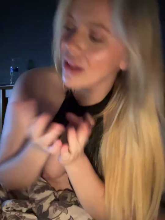 Blonde-Bella-XX