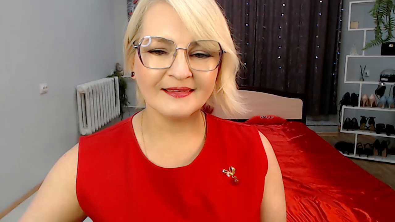 BlondeBrilliant7