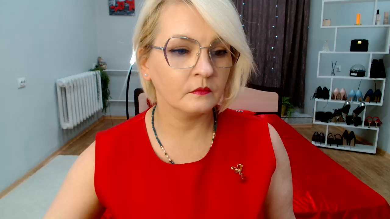 BlondeBrilliant7