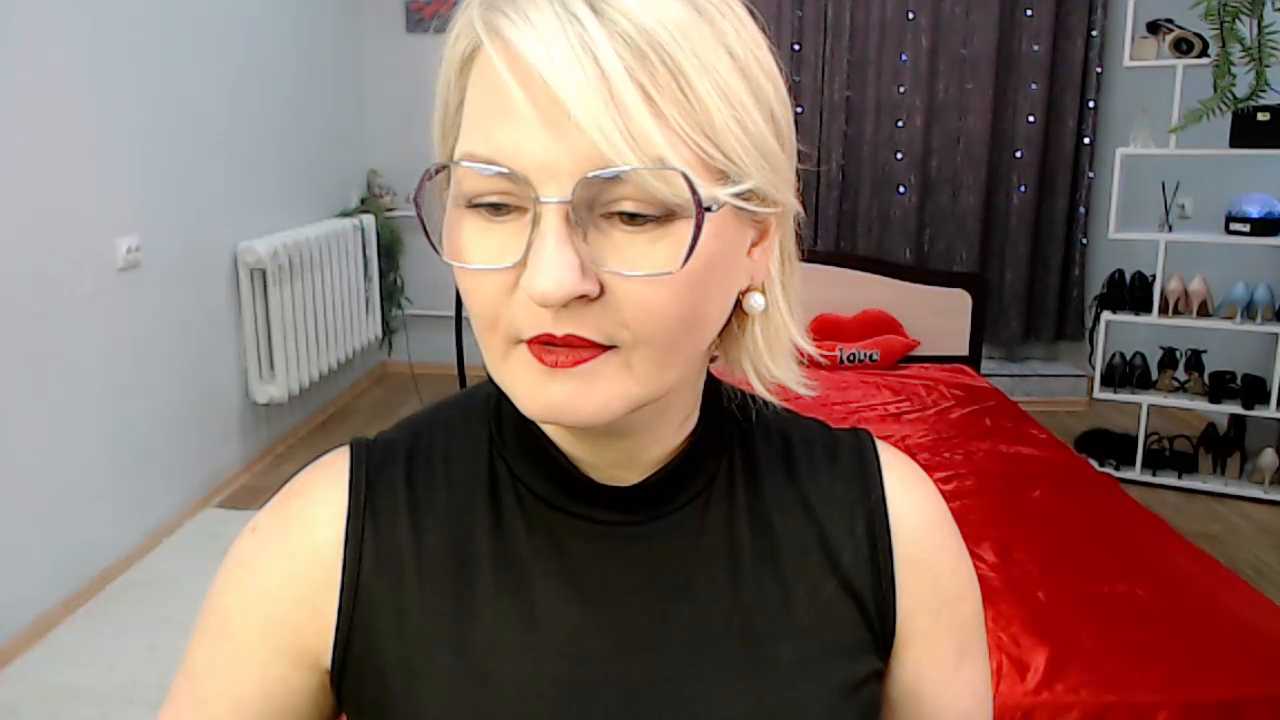 BlondeBrilliant7