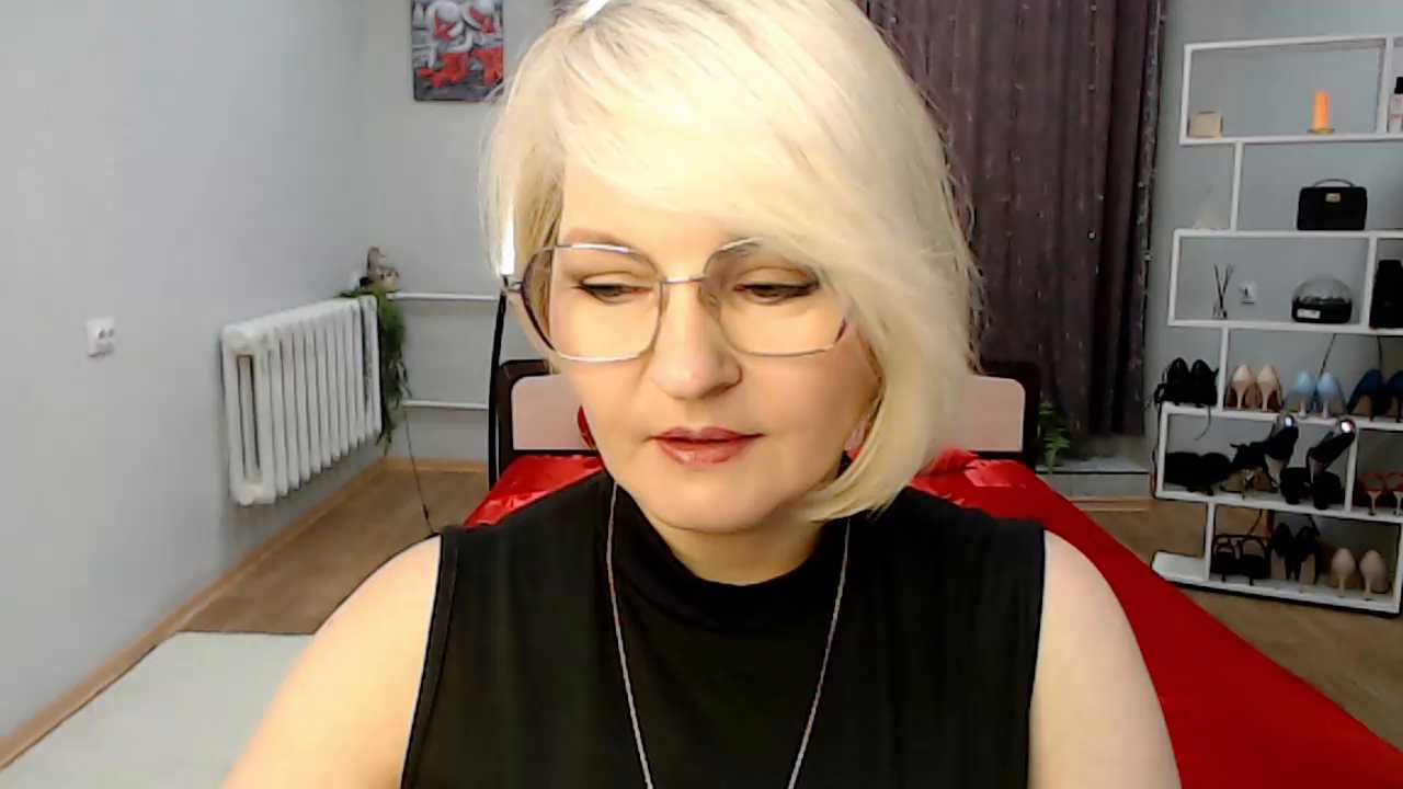 BlondeBrilliant7