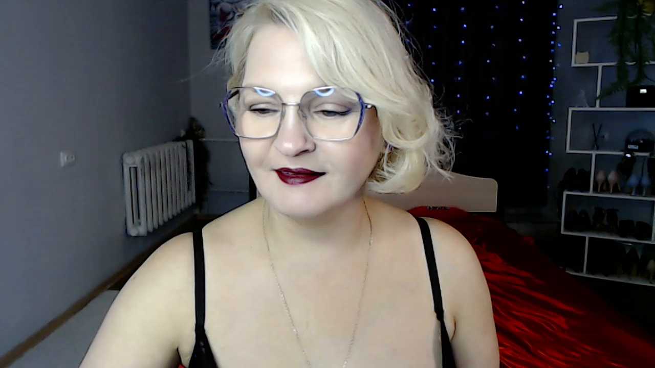 BlondeBrilliant7