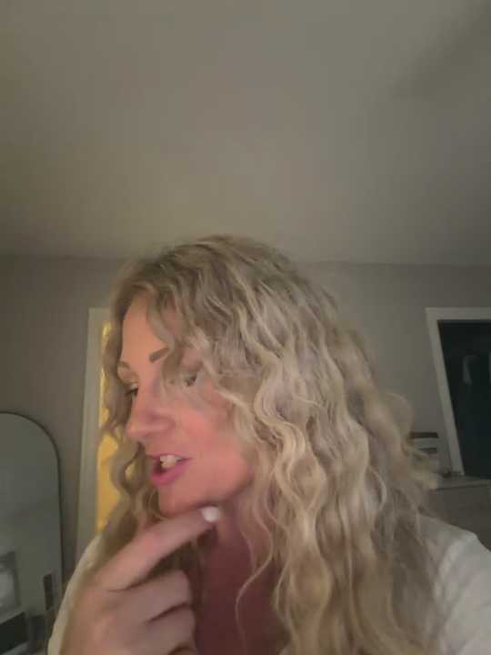 BlondeMilf82