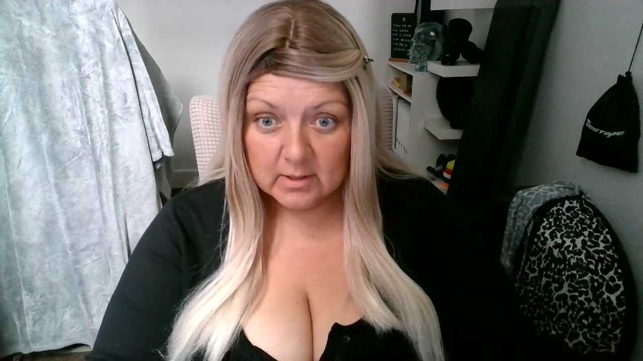 Blonde_Exclusive