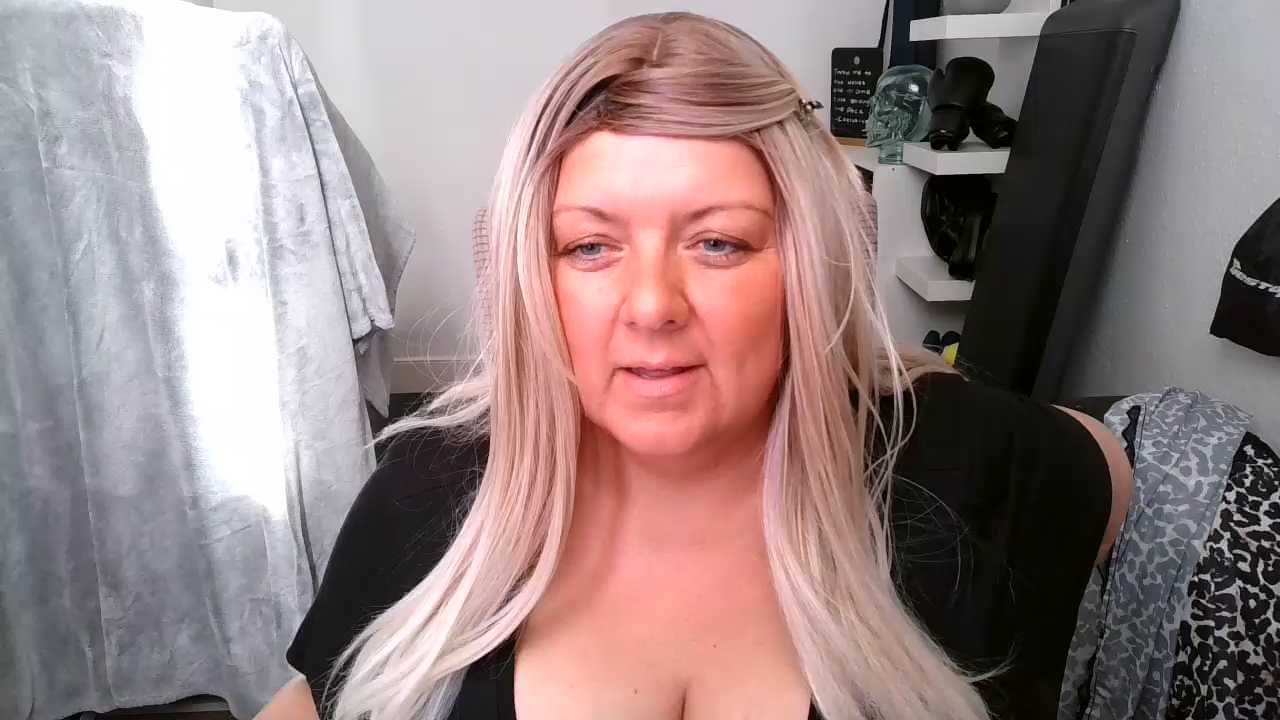 Blonde_Exclusive
