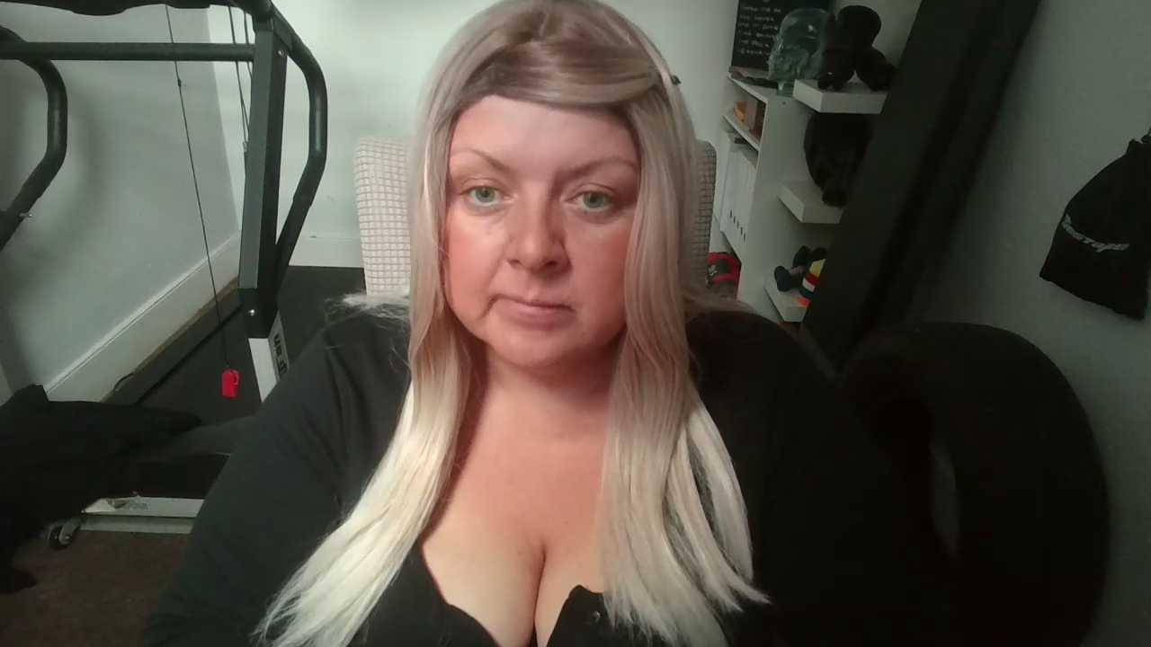 Blonde_Exclusive