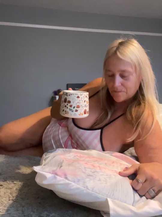Blondnboujee53 cam recording