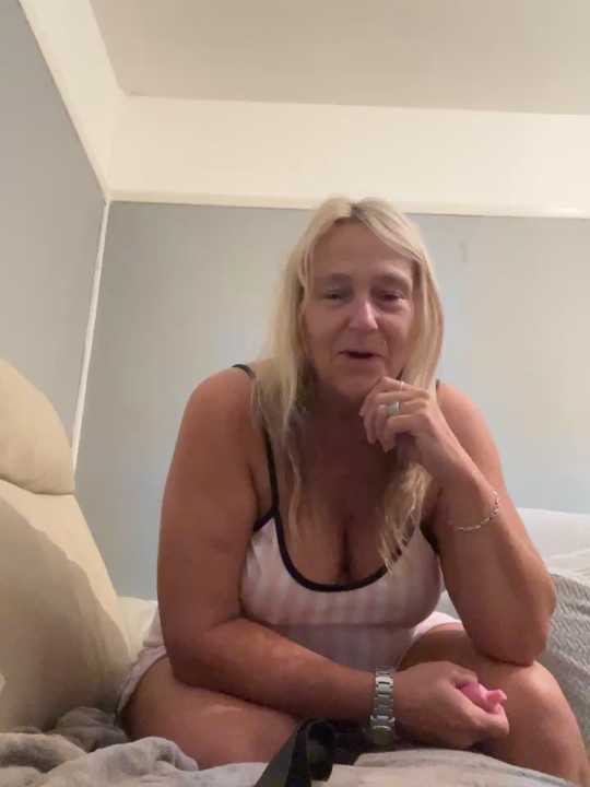 Blondnboujee53 cam recording