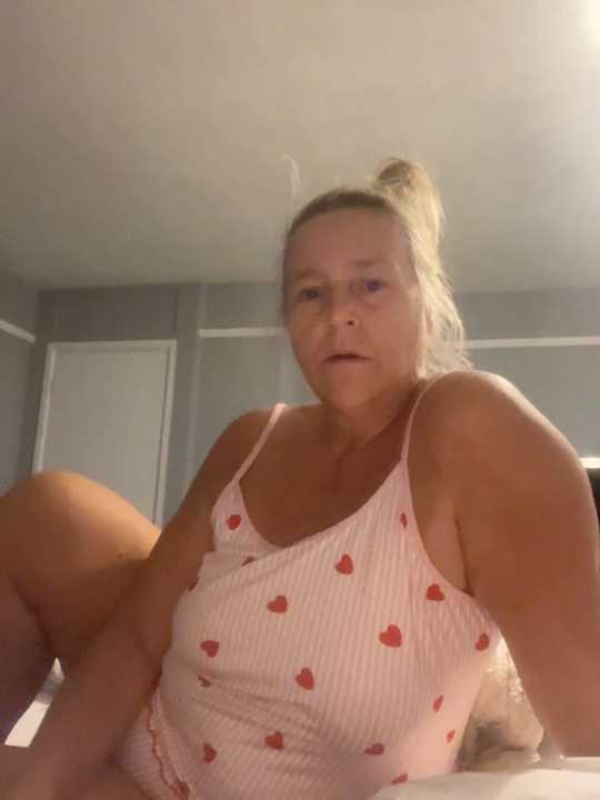 Blondnboujee53 cam recording