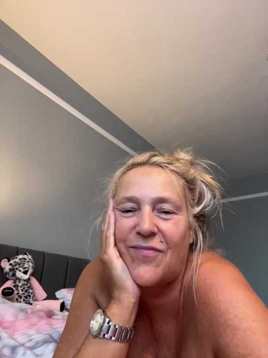 Blondnboujee53