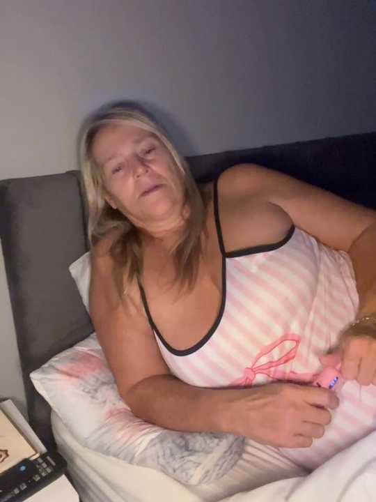 Blondnboujee53 Stripchat recording – Oct 25, 2026