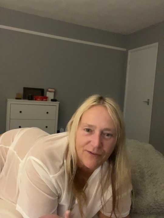 Blondnboujee53