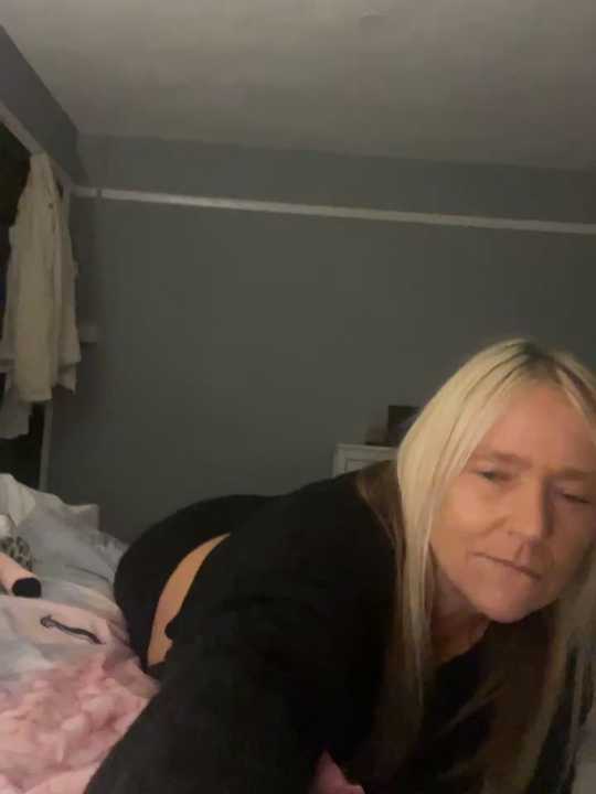 Blondnboujee53