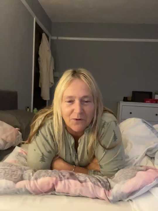 Blondnboujee53 Stripchat recording – Oct 20, 2026